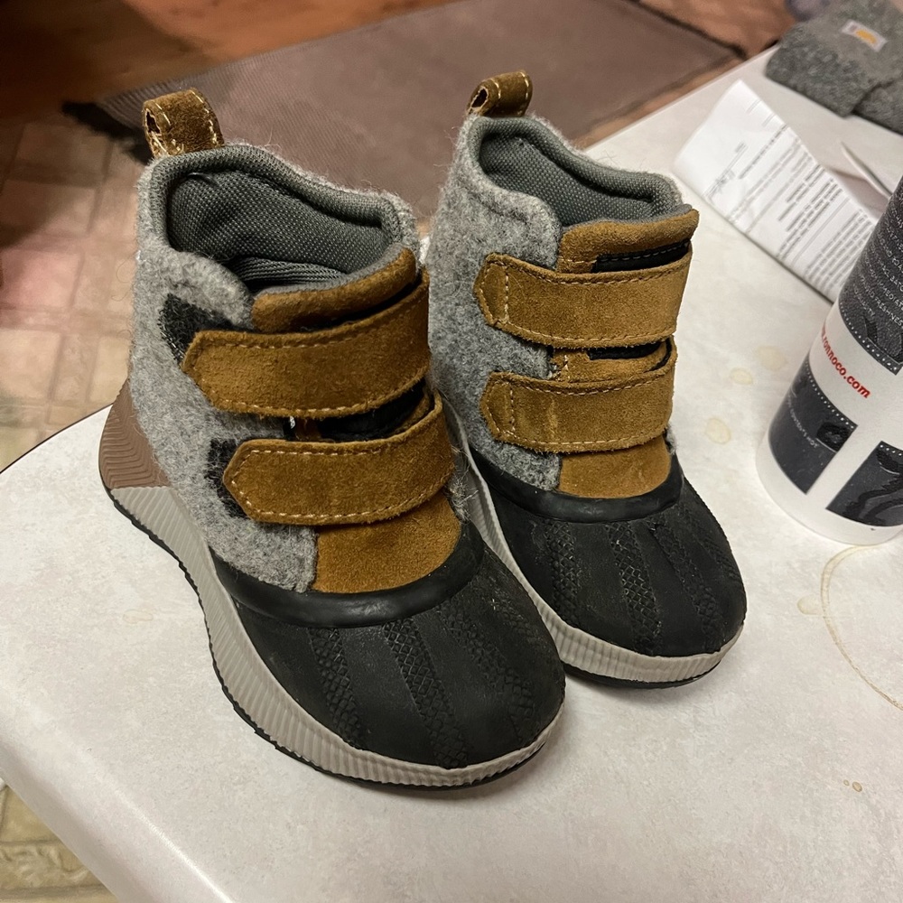 Sorel toddler boots